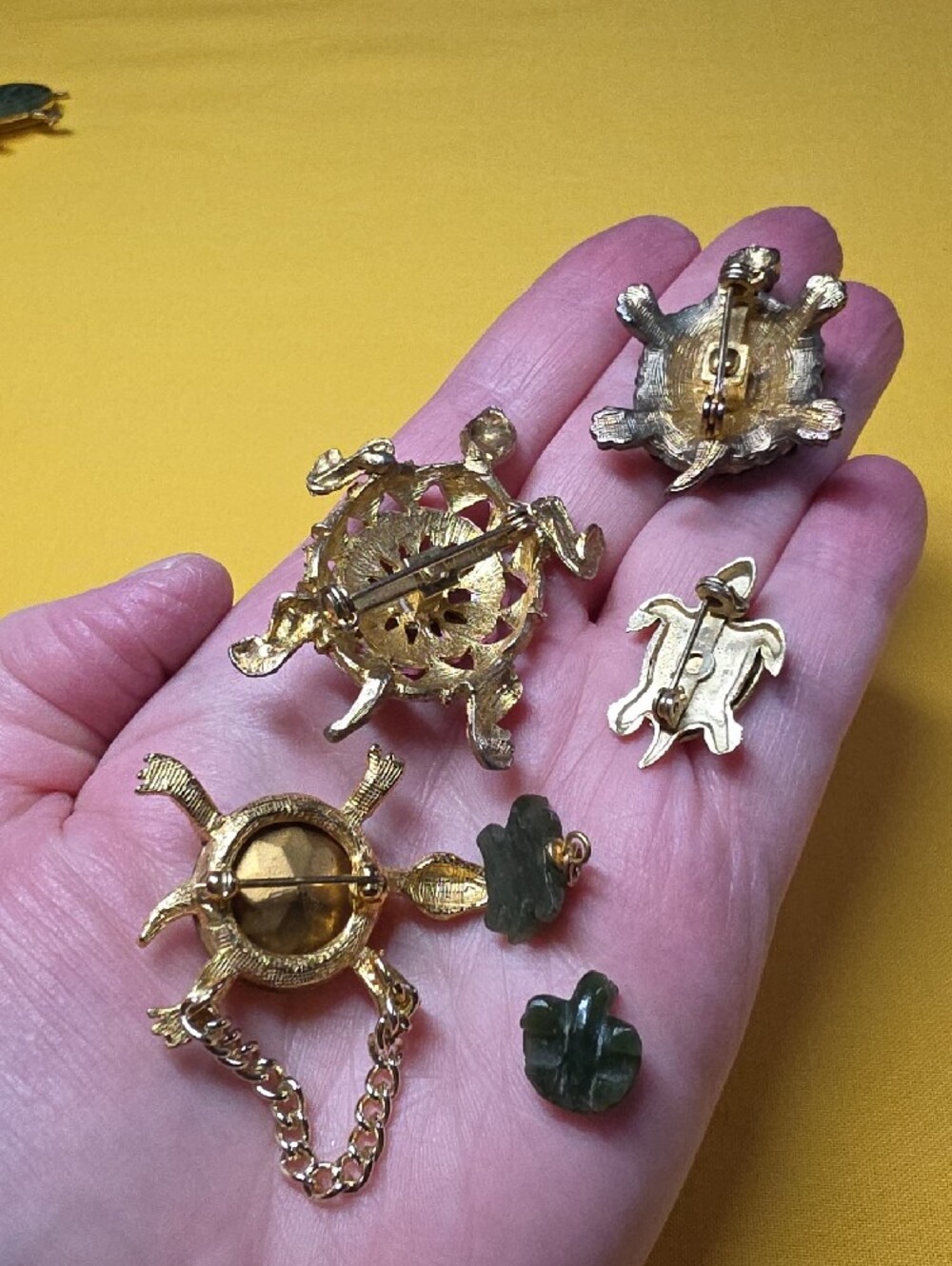 Vtg Costume Jewelry Turtle Lot 12pcs ▪︎ Brooches, Clip Earrings, Pendant - Picture 8 of 9